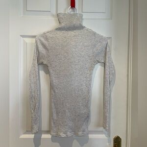 CLUB MONACO long sleeve turtle neck